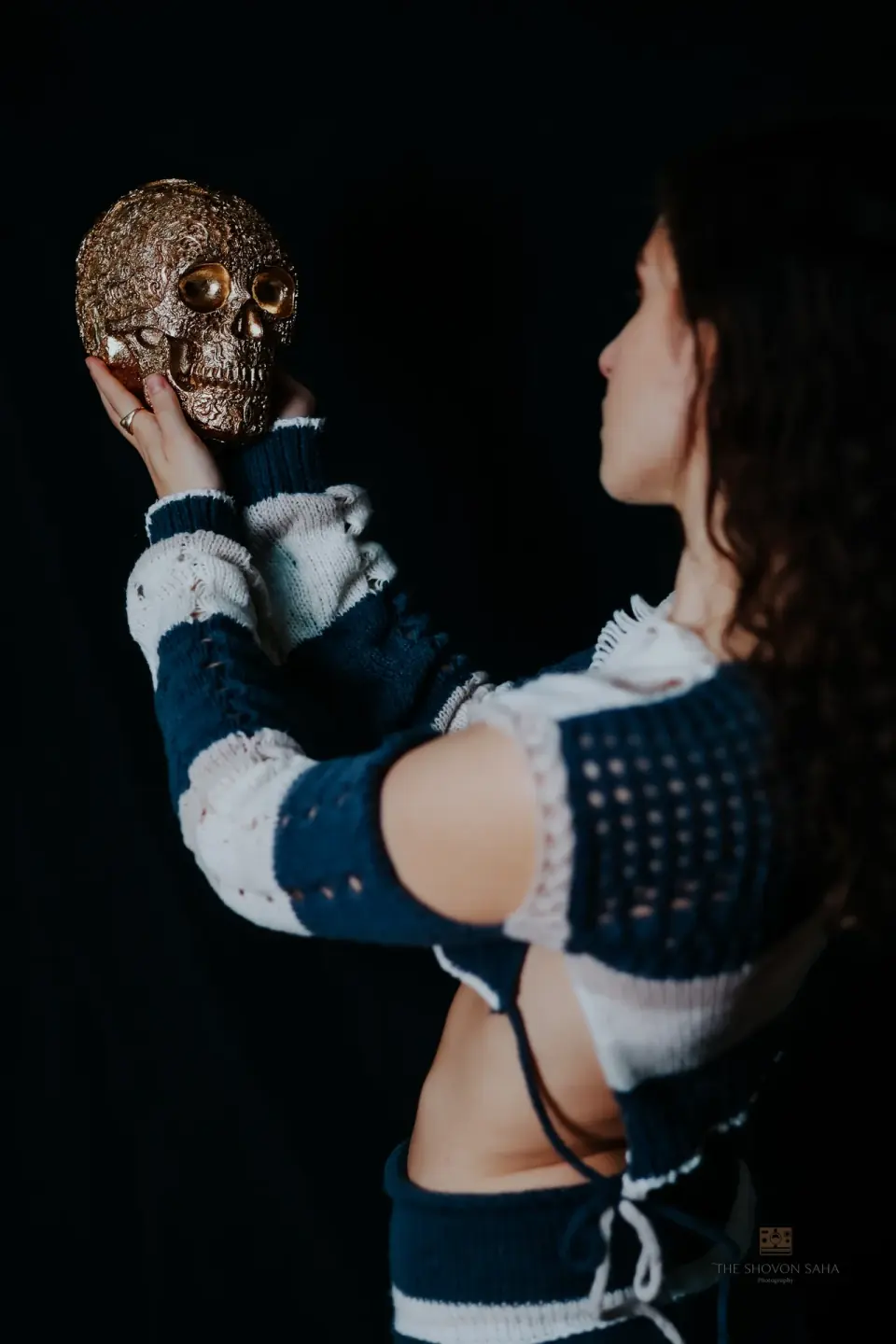 Aa Leeza Skull Post2 3. Portraits, editorial, available light.