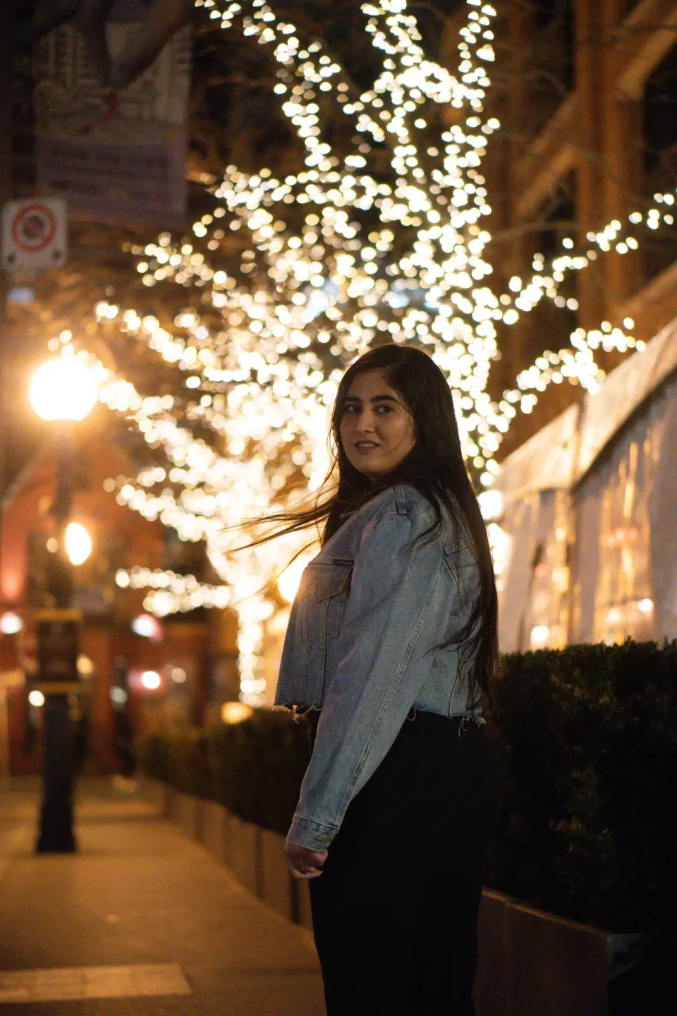 Anuja Yorkville Night 12. Portraits, editorial, available light.