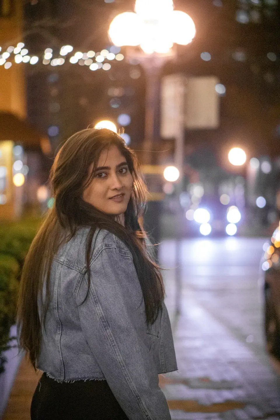 Anuja Yorkville Night 2. Portraits, editorial, available light.