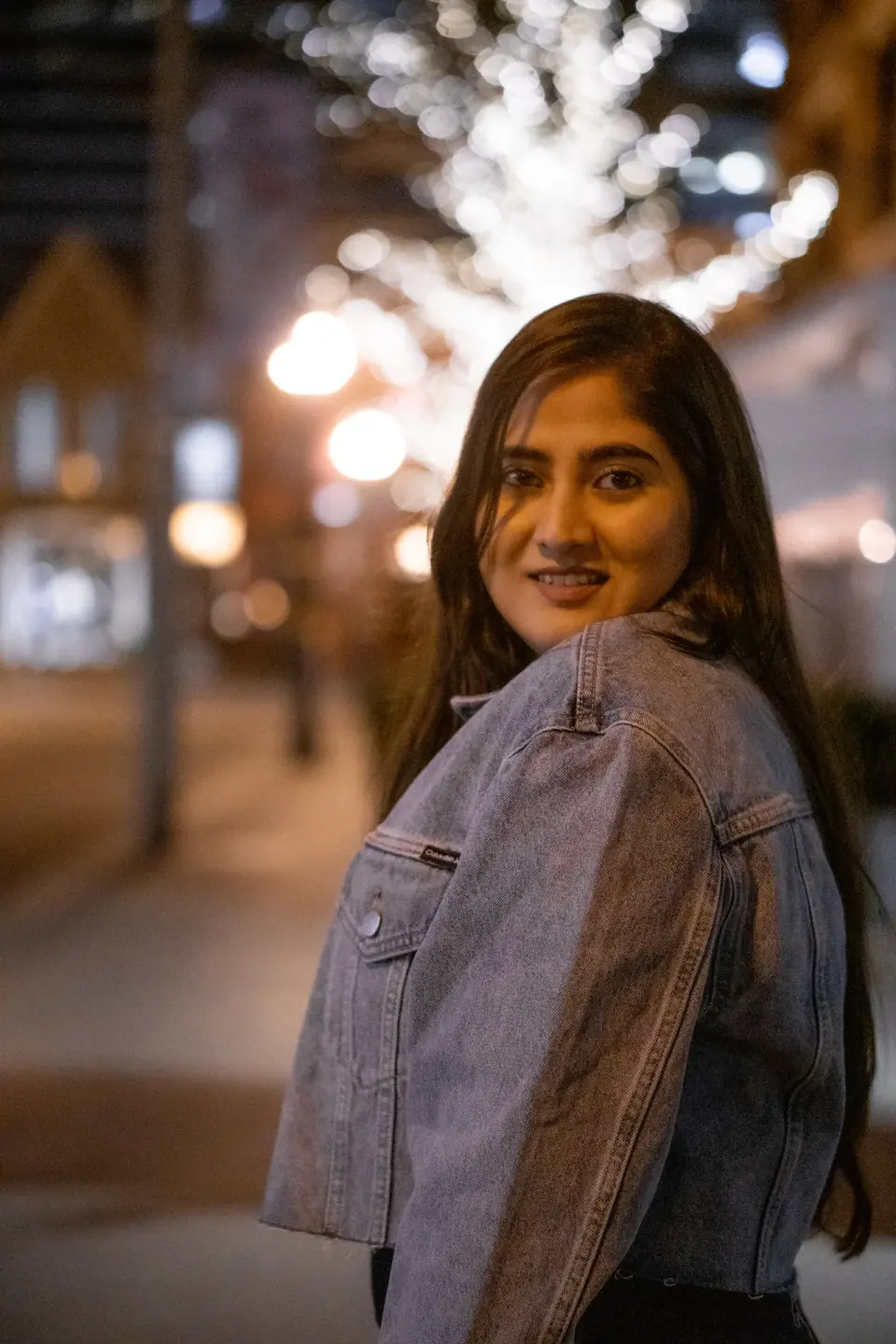 Anuja Yorkville Night 5. Portraits, editorial, available light.