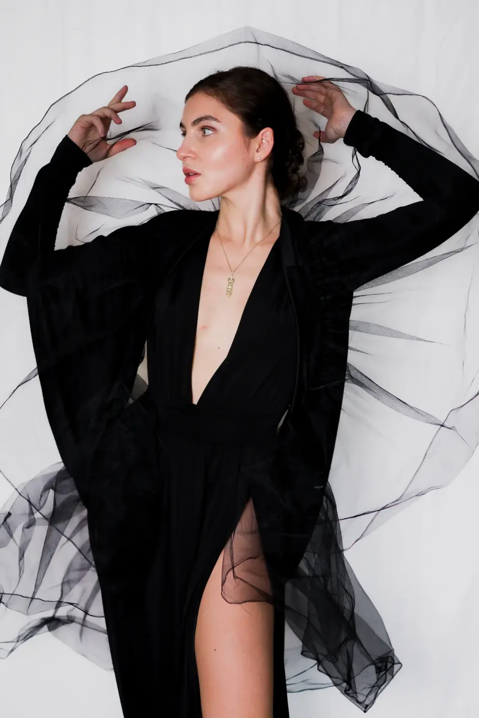 Leeza 01. Portraits, editorial, available light.