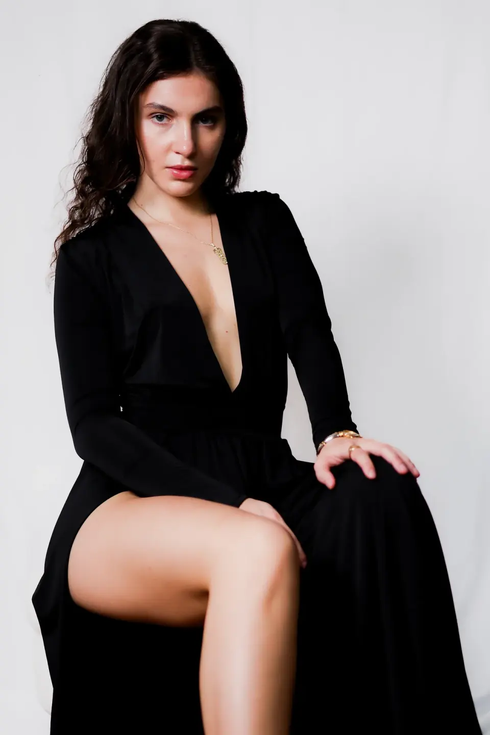 Leeza 06. Portraits, editorial, available light.