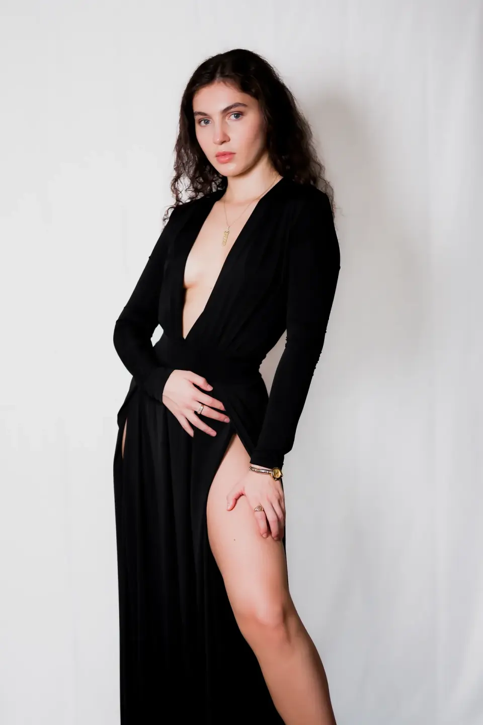 Leeza 16. Portraits, editorial, available light.