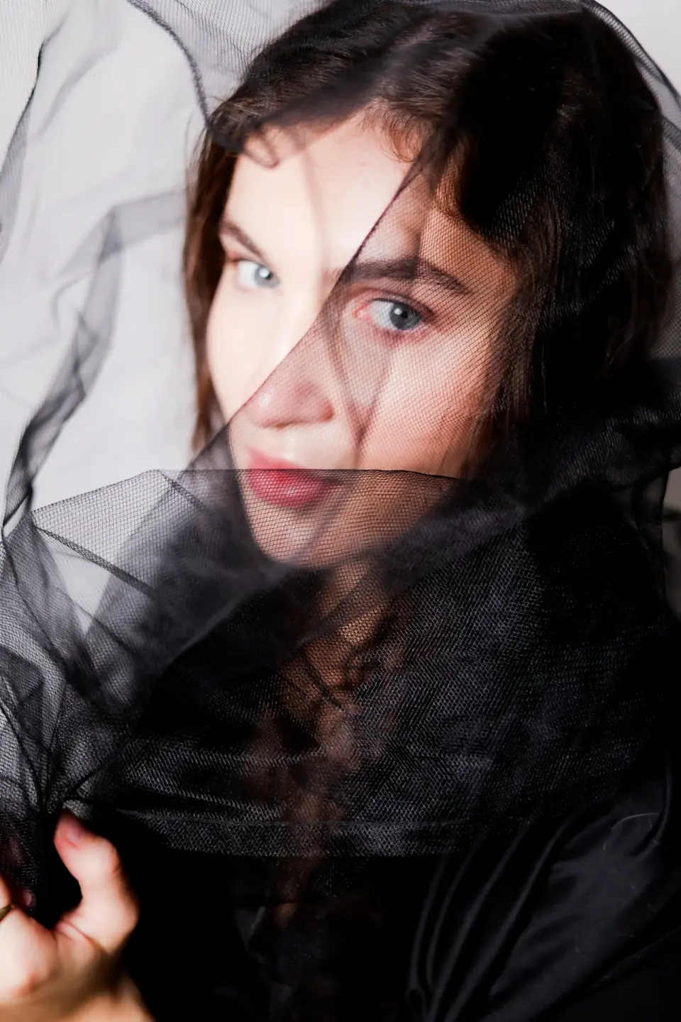 Leeza 18. Portraits, editorial, available light.