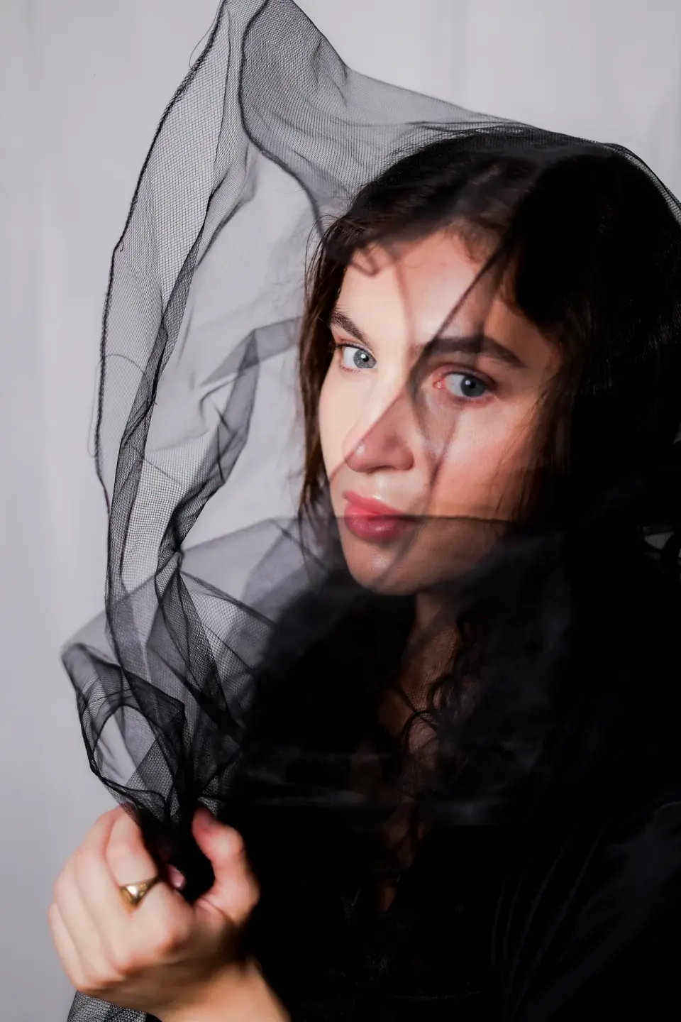 Leeza 19. Portraits, editorial, available light.