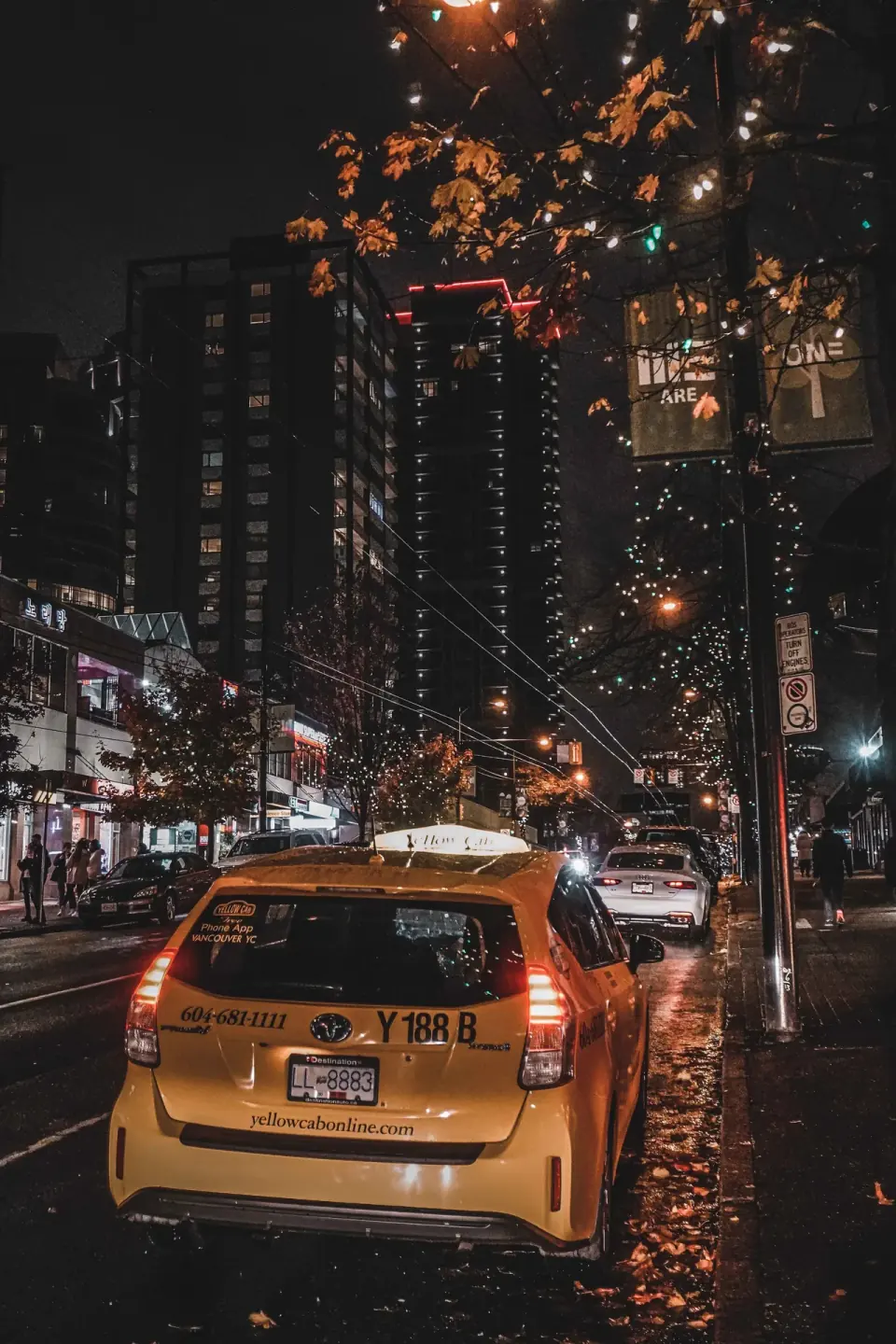 Taxi. Architecture, reflection, available light.